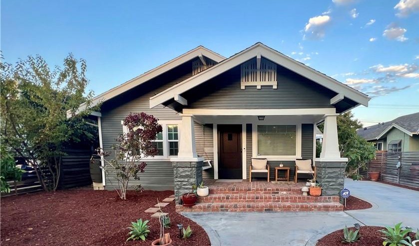 NOW LEASING! Charming Historic Craftsman Home In Long Beach